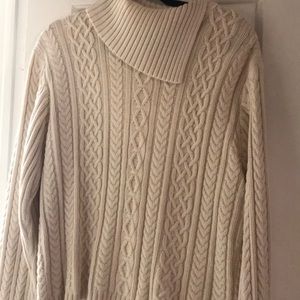 Ivory fisherman’s cable knit sweater